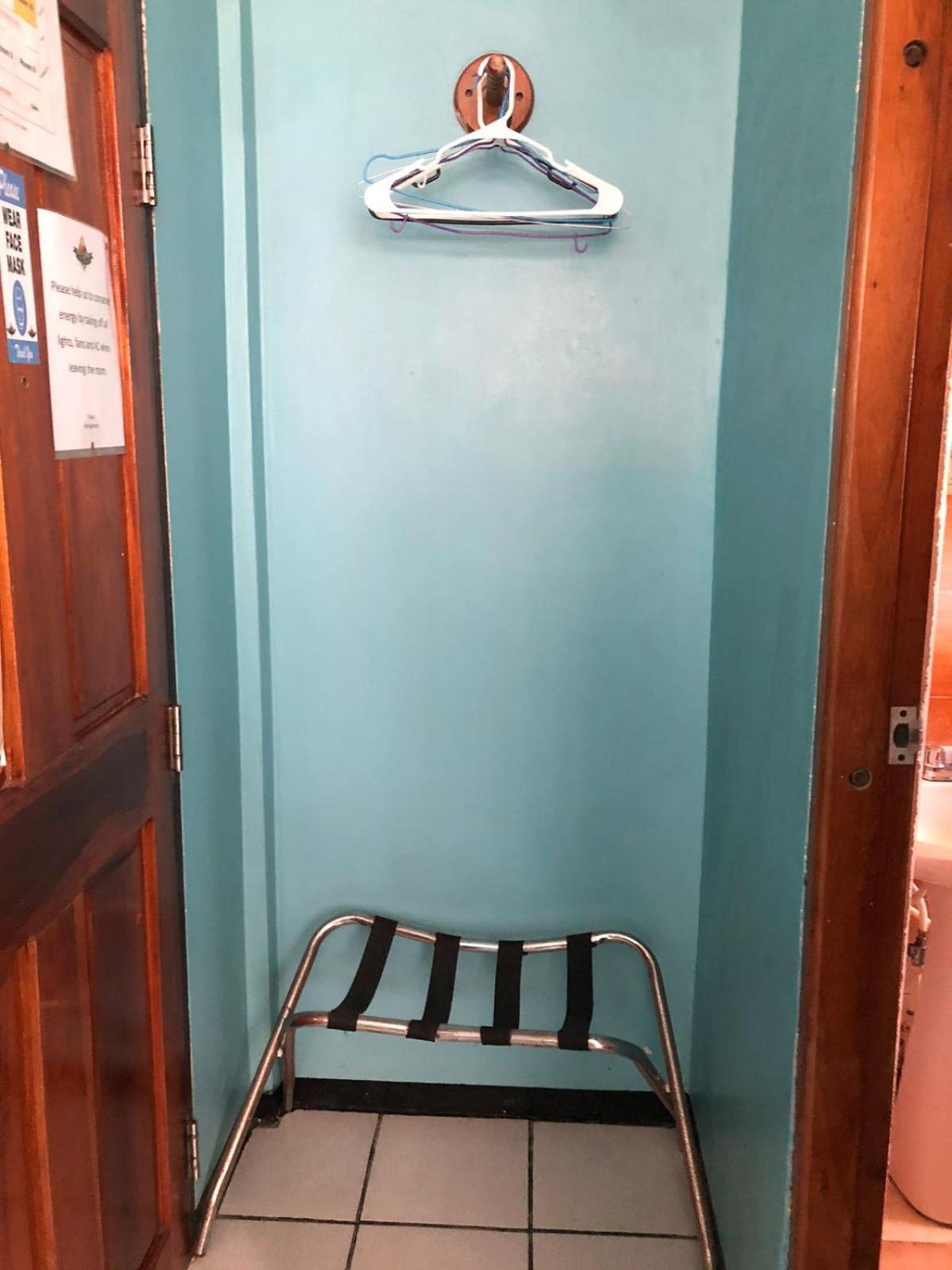 Chaleanor Hotel Dangriga Exterior foto