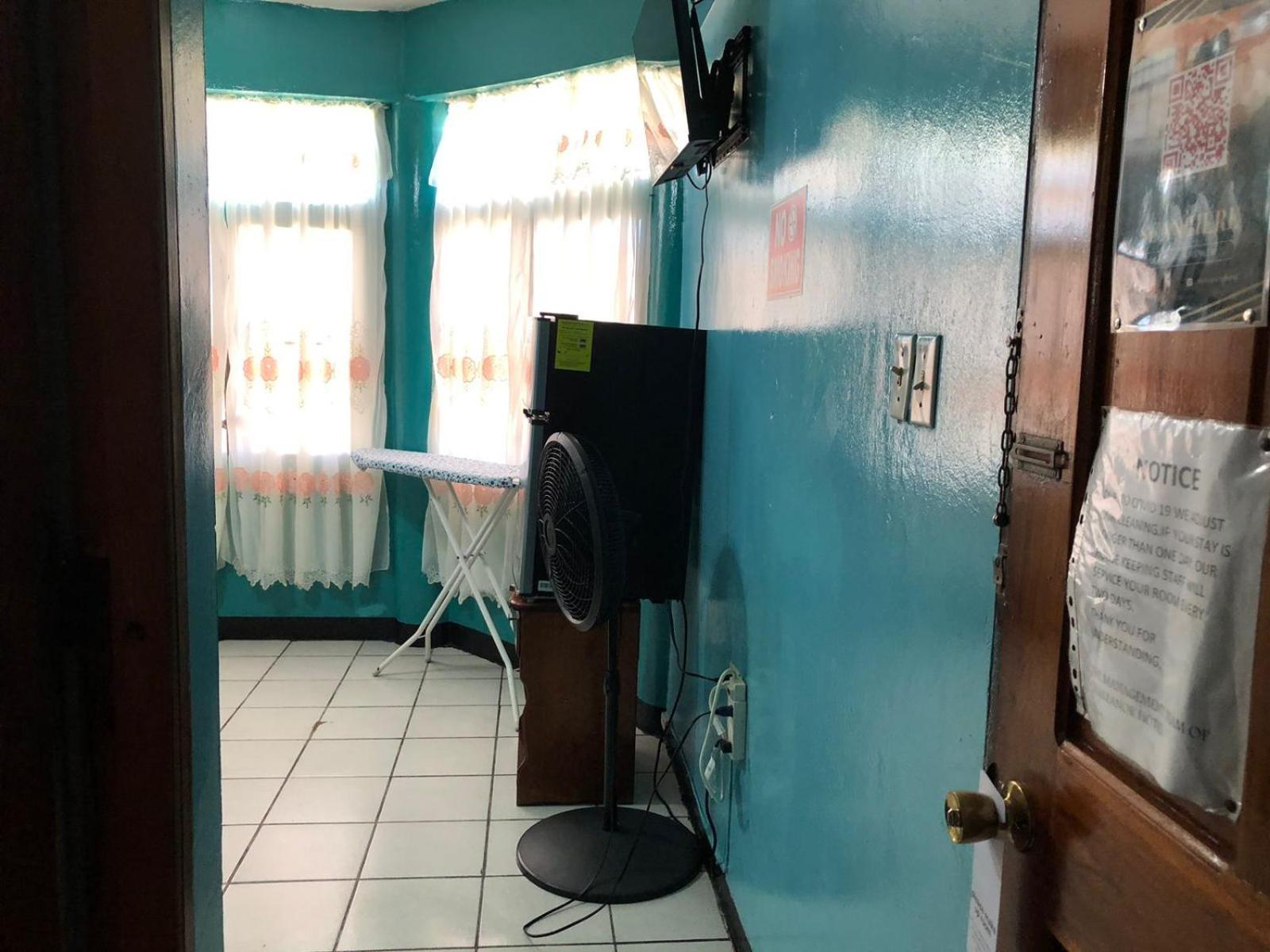 Chaleanor Hotel Dangriga Exterior foto