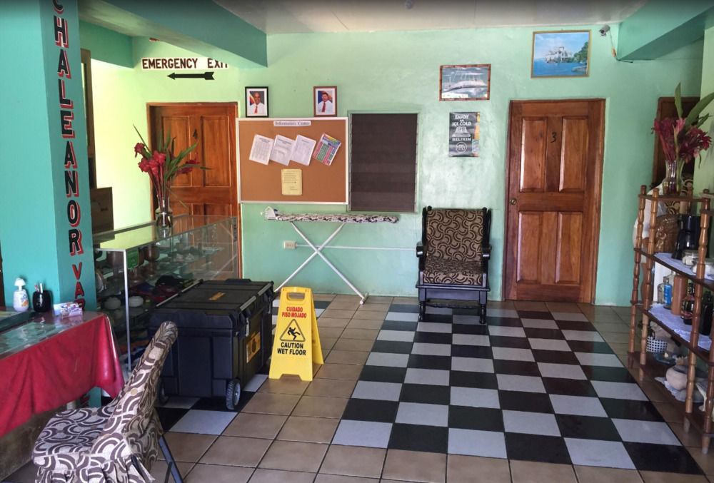 Chaleanor Hotel Dangriga Exterior foto