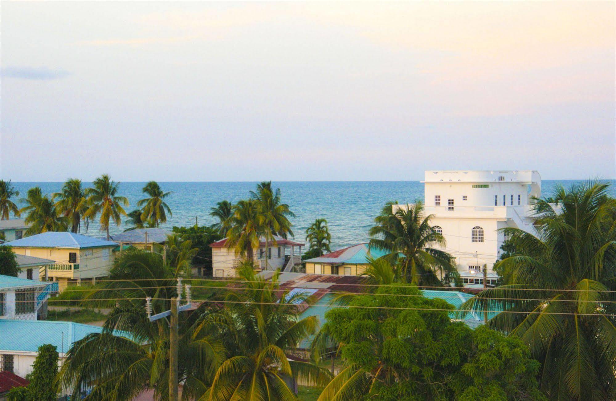 Chaleanor Hotel Dangriga Exterior foto